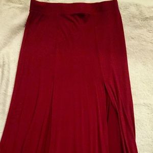 Charlotte Russe Maxi skirt with 2 front splits, L